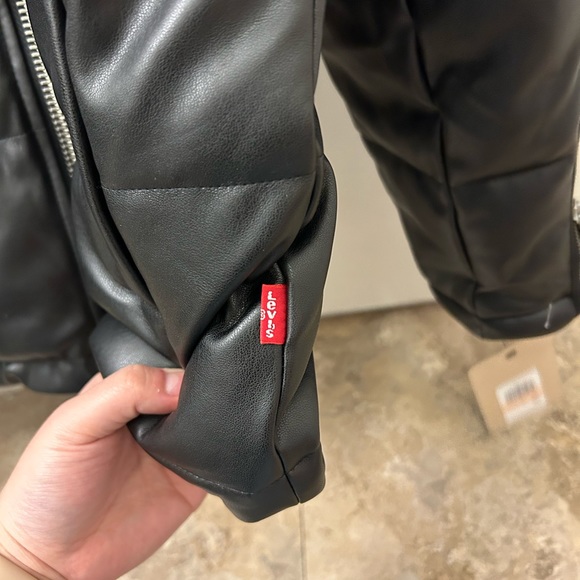 NWT Levi’s Breanna Faux Leather Puffer Jacket - Picture 8 of 11